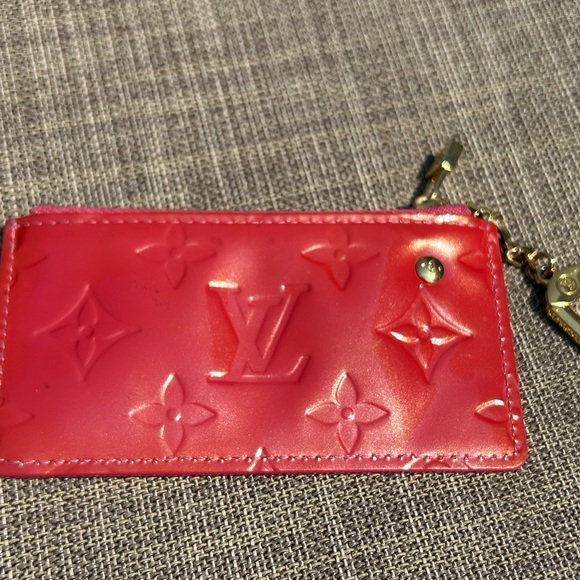 💯% Auth. Louis Vuitton Key Cles Vernis red - Picture 9 of 17